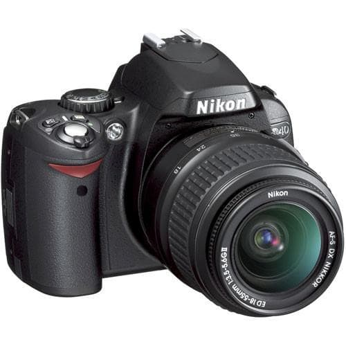 Reflex D40 - Nero + Nikon AF-S DX Nikkor 18-55mm f/-G II + Nikon AF-S DX 55-200mm f/4-G ED f/- + f/4